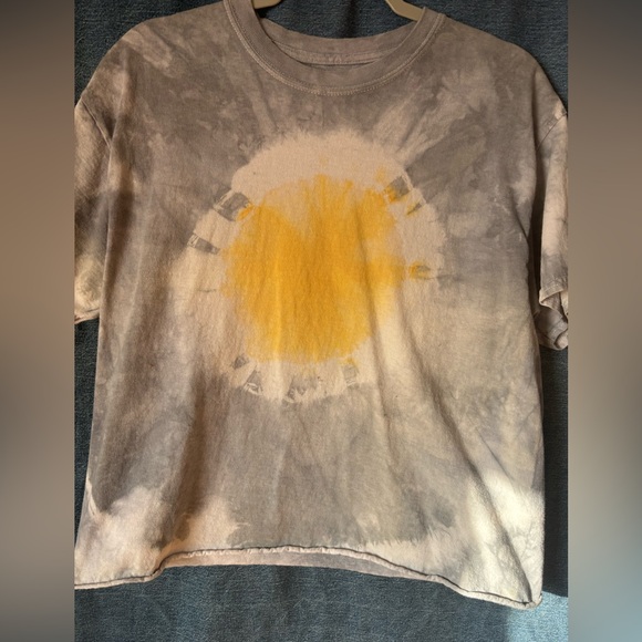 SUN-BURST ☀️ GRAY AND YELLOW TIE-DYE T-SHIRT - Picture 6 of 6